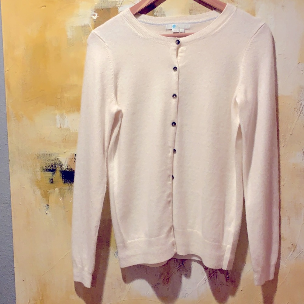 Classic, completely stain-free, 100% cream cashmere button up sweater